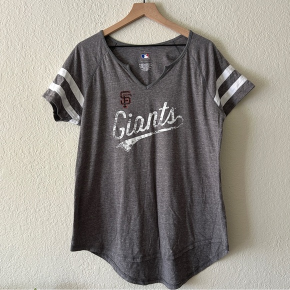 🌷 SF Giants V-Neck Tee – Size 1X - Picture 1 of 4